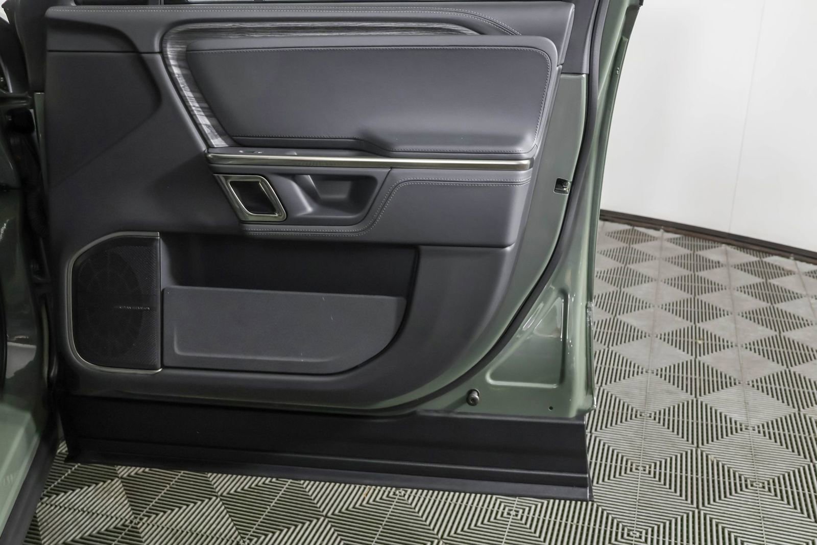 Used 2022 Rivian R1S Launch Edition AWD/4WD image 49