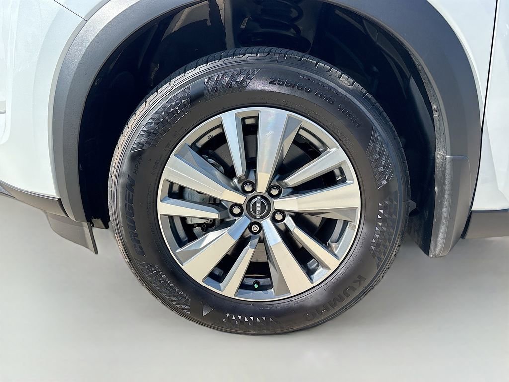 Used 2025 Nissan Pathfinder SL w/ Lighting Package (N92) image 32