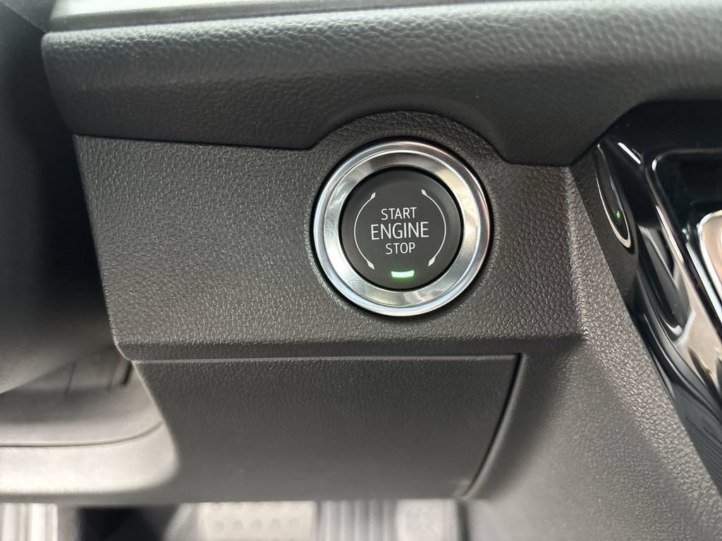New 2026 Chevrolet Traverse LT w/ Midnight/Sport Edition AWD/4WD image 19