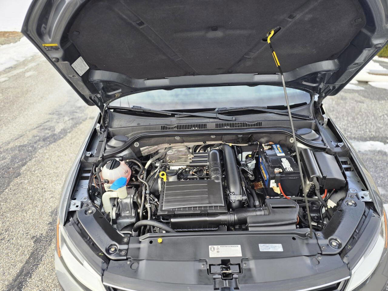 Used 2017 Volkswagen Jetta SE image 11