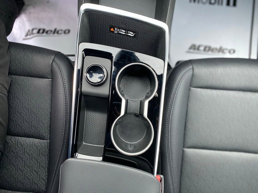 New 2026 Chevrolet Equinox LT w/ Convenience Package II image 23