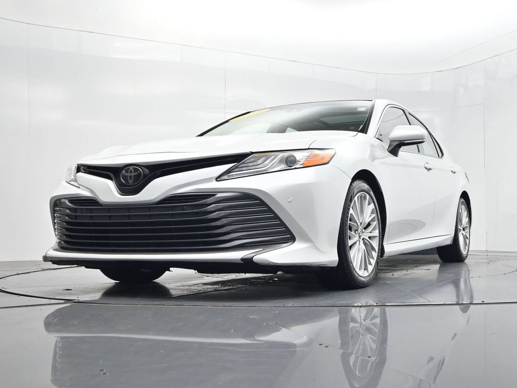 Used 2018 Toyota Camry XLE FWD image 38