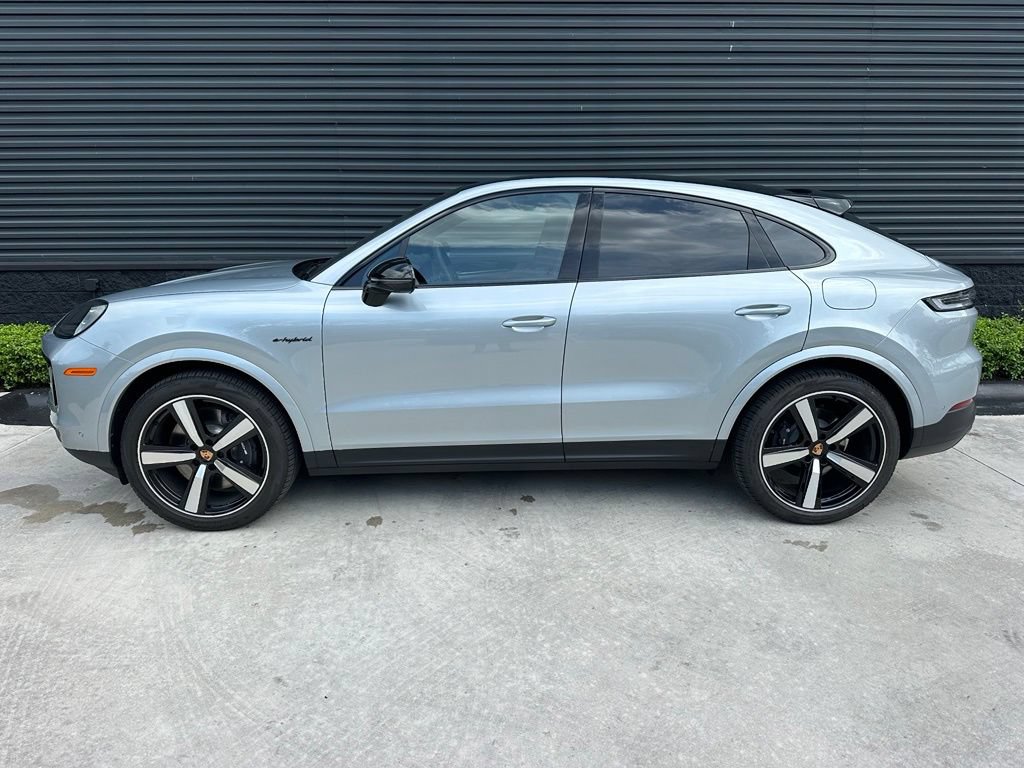 Certified 2026 Porsche Cayenne E-Hybrid Coupe AWD/4WD image 2