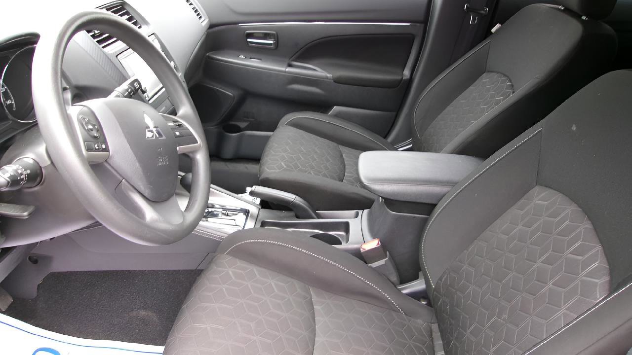 Used 2025 Mitsubishi Outlander Sport ES image 13