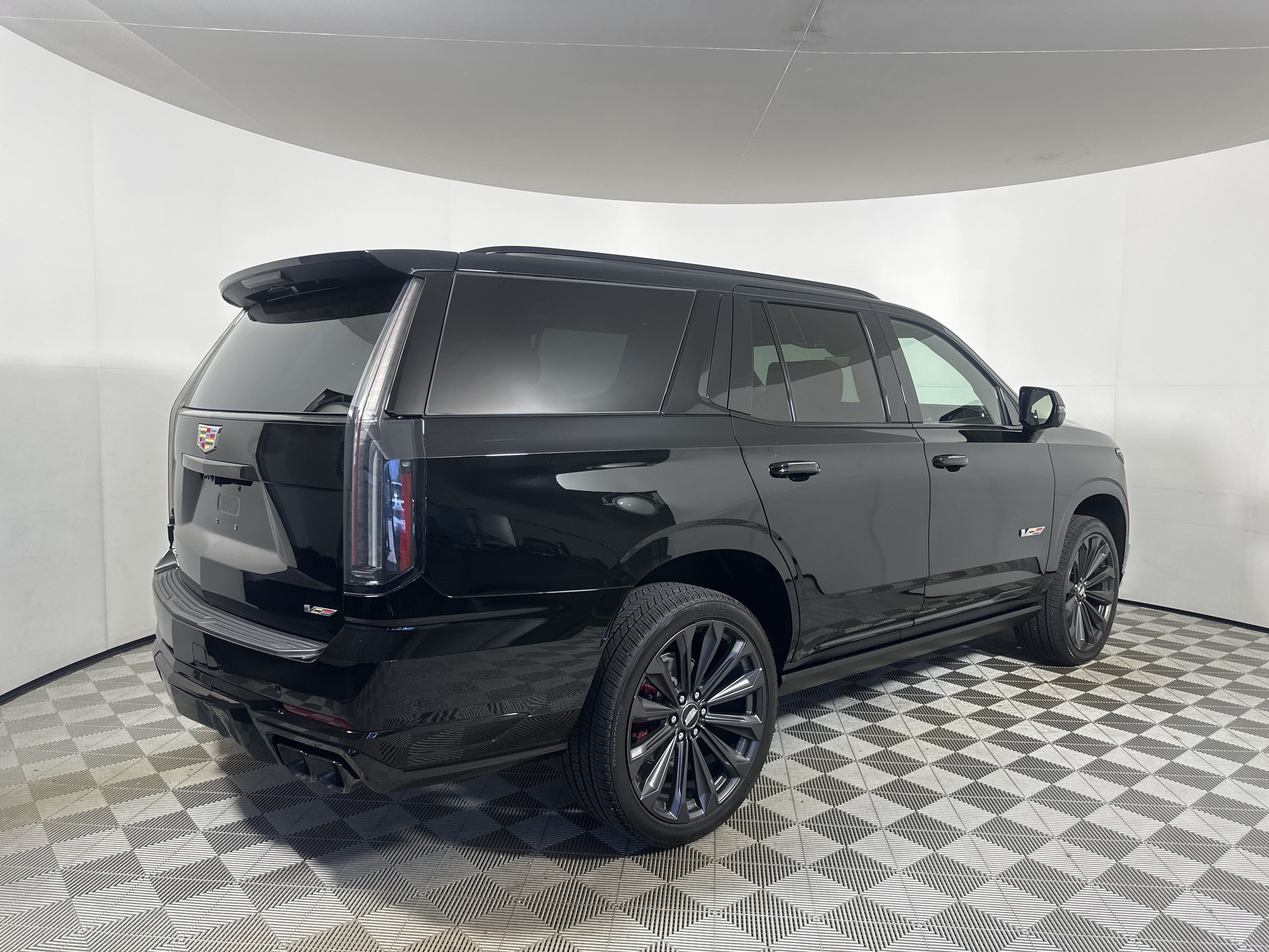 Used 2025 Cadillac Escalade V AWD/4WD image 7