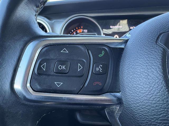 Used 2018 Jeep Wrangler Unlimited Sahara image 38