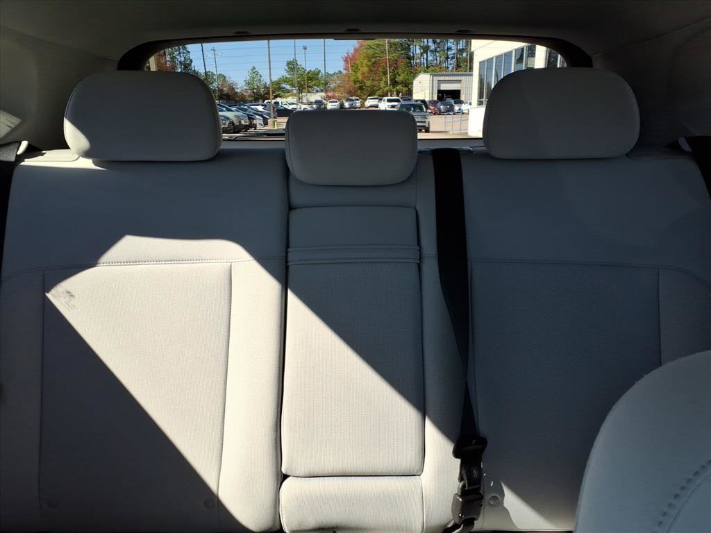 Certified 2025 Hyundai Kona SEL image 11