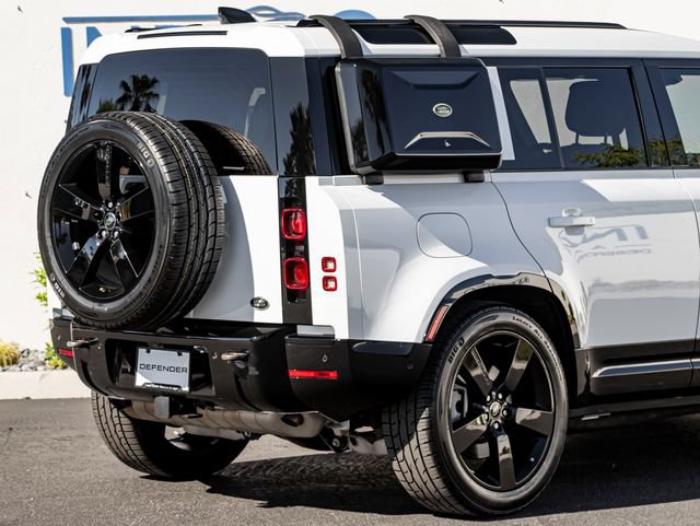 Used 2022 Land Rover Defender 110 X-Dynamic HSE AWD/4WD image 7
