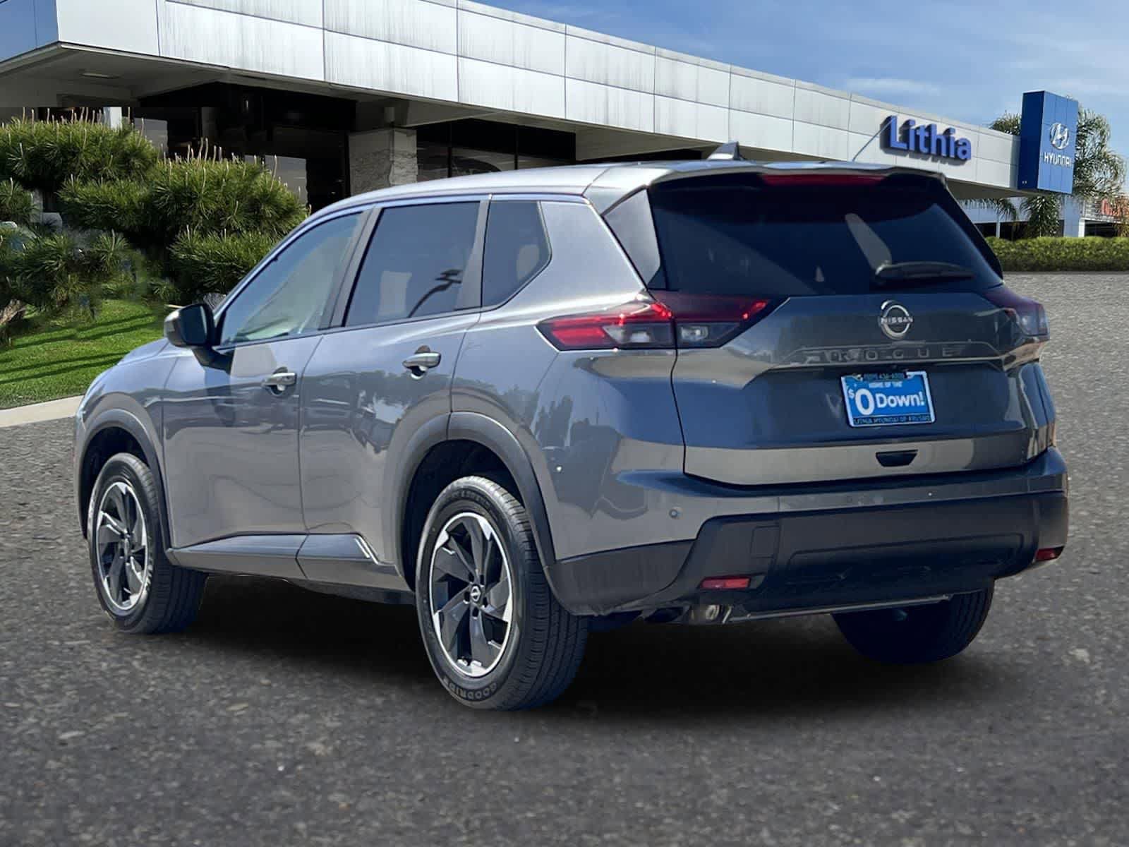 Used 2025 Nissan Rogue SV FWD image 7