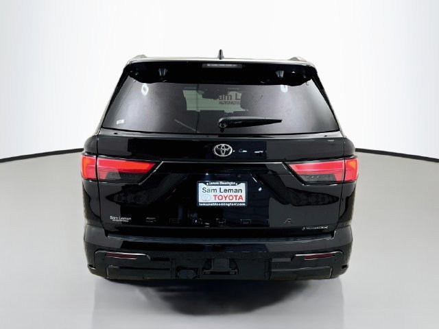 Used 2025 Toyota Sequoia Platinum AWD/4WD image 6