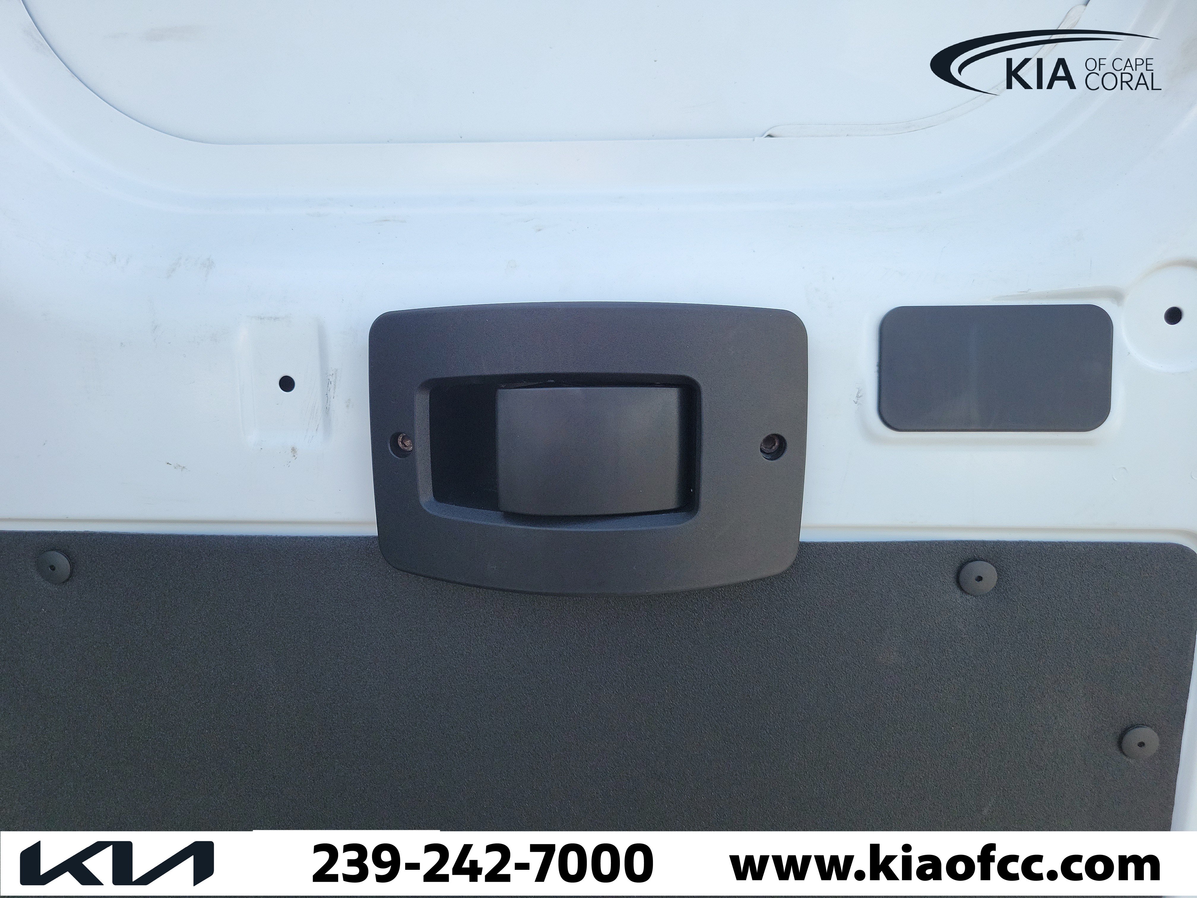 Used 2025 RAM ProMaster 2500 w/ Convenience Group FWD image 17