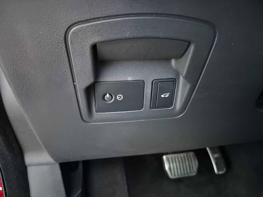 Used 2021 Land Rover Range Rover Velar R-Dynamic S image 33