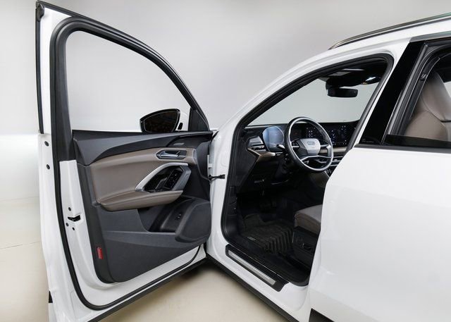 Certified 2025 Audi Q5 Premium Plus image 23