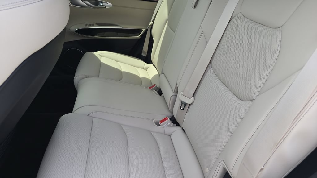 New 2026 Genesis GV70 2.5T AWD/4WD image 10