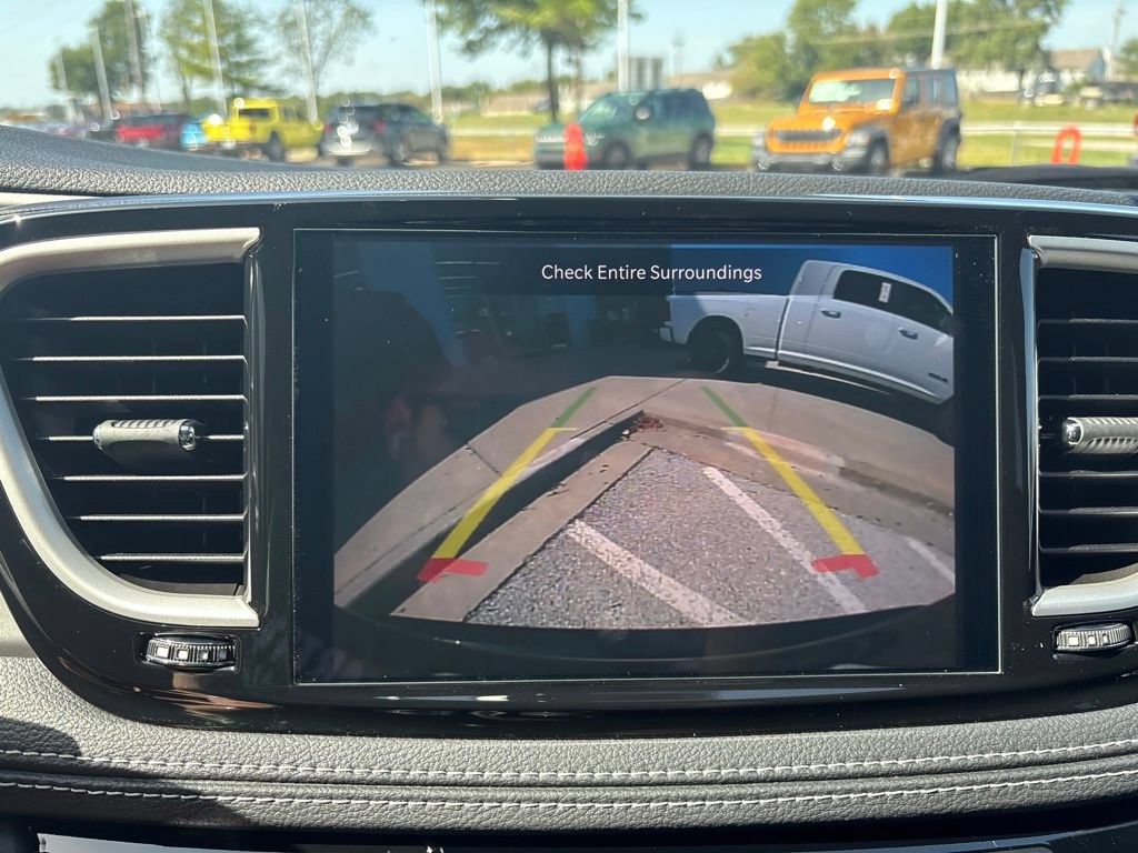 New 2027 Chrysler Pacifica Select FWD image 39