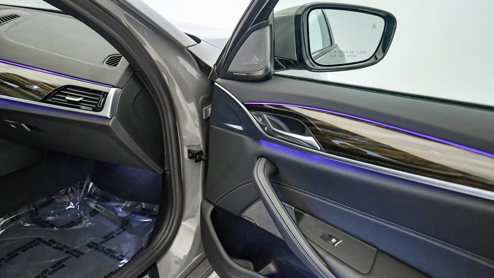 Certified 2022 BMW 530e w/ Premium Package image 19