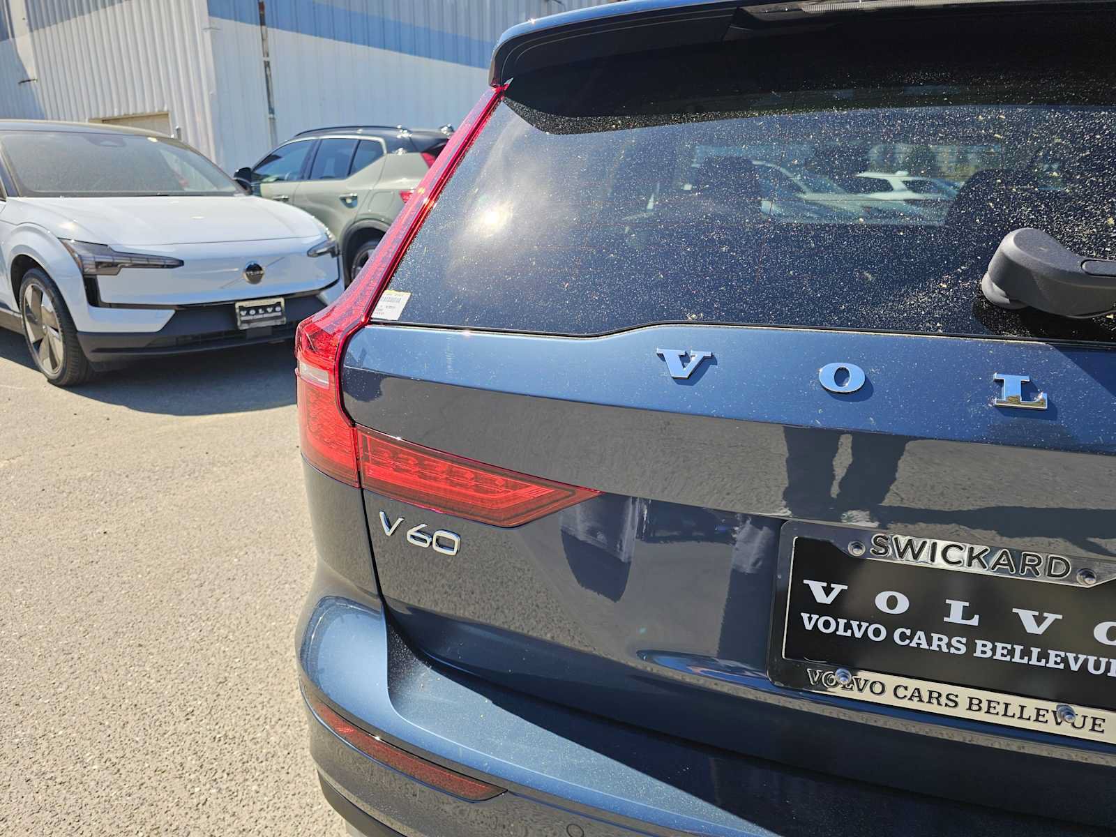 New 2026 Volvo V60 B5 Cross Country Ultra w/ Climate Package AWD/4WD image 13