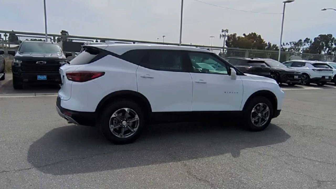 Used 2025 Chevrolet Blazer LT AWD/4WD image 8