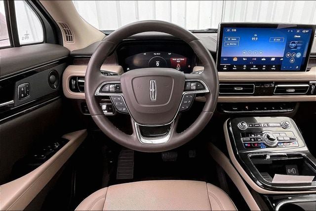 Used 2022 Lincoln Nautilus Reserve w/ Equipment Group 201A AWD/4WD image 5