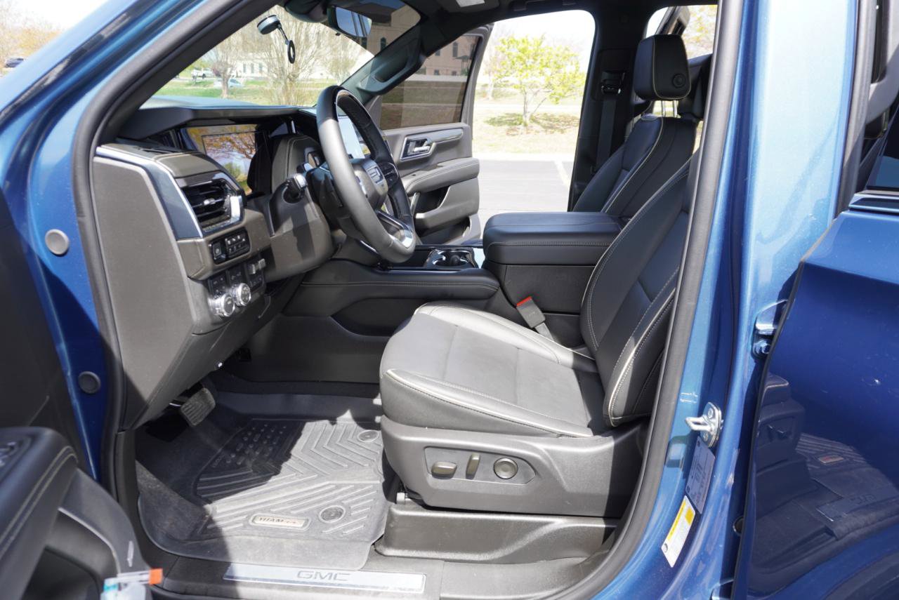 Used 2026 GMC Yukon XL Elevation w/ Elevation Premium Package AWD/4WD image 28