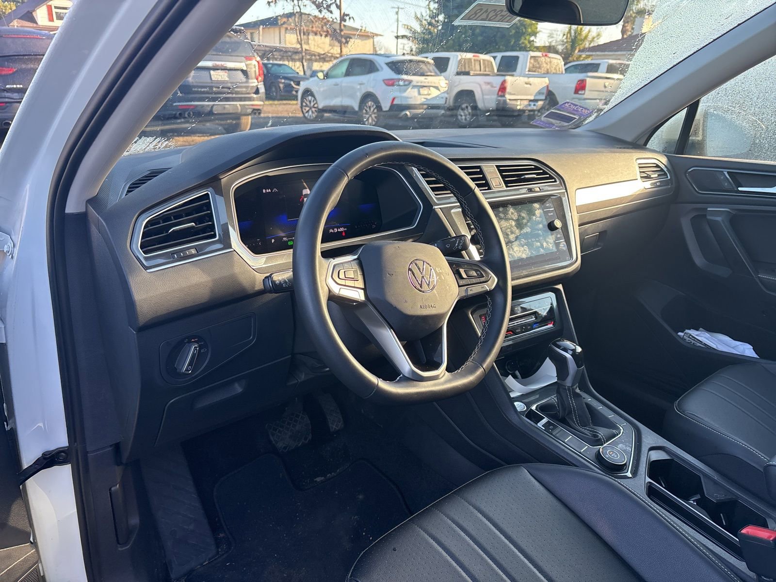 Used 2024 Volkswagen Tiguan SE image 5