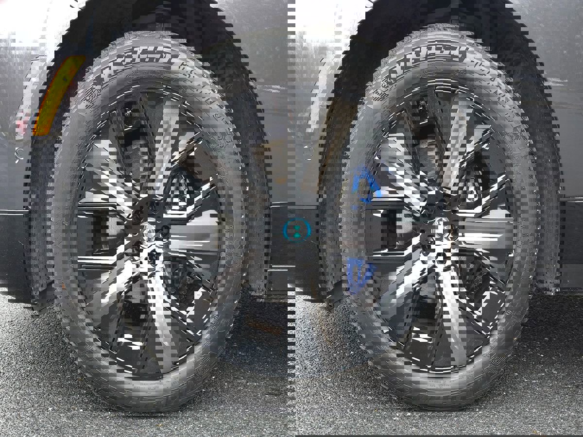 Used 2024 BMW iX xDrive50 w/ Premium Package image 64