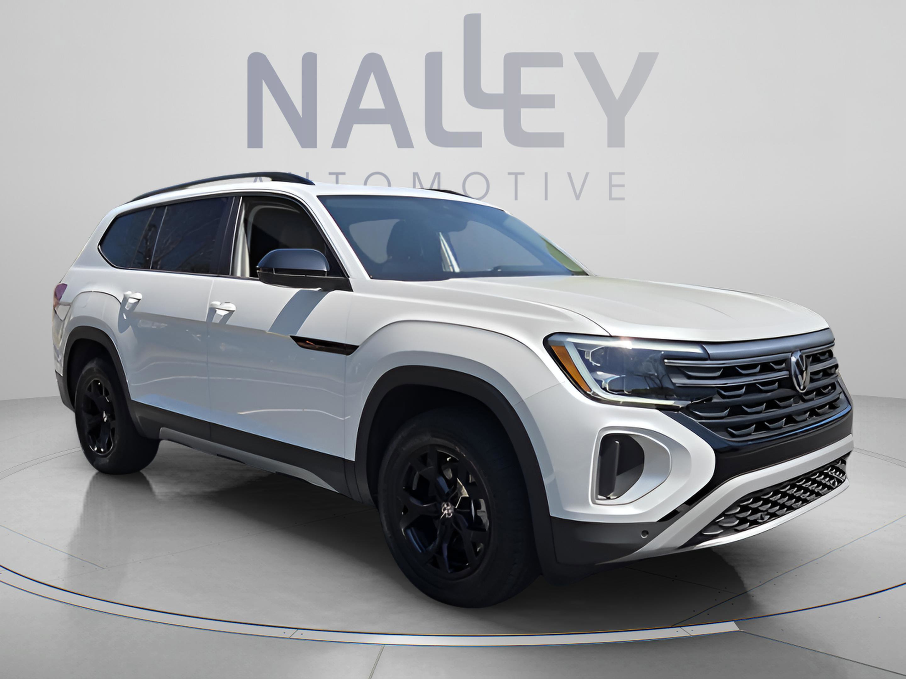 Used 2024 Volkswagen Atlas Peak Edition SEL image 7