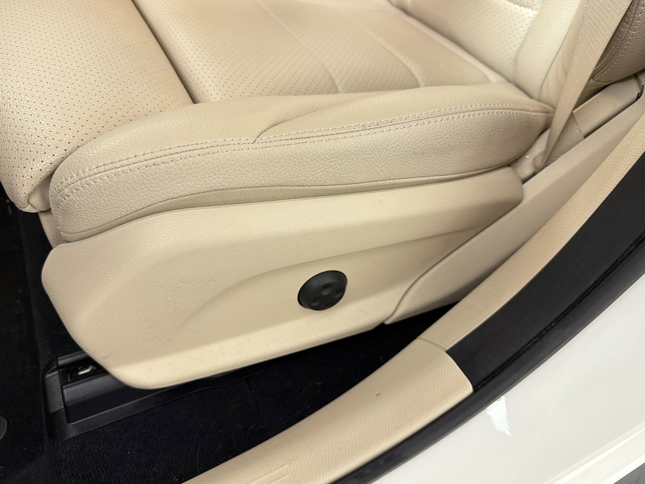 Used 2021 Mercedes-Benz GLC 300 image 14