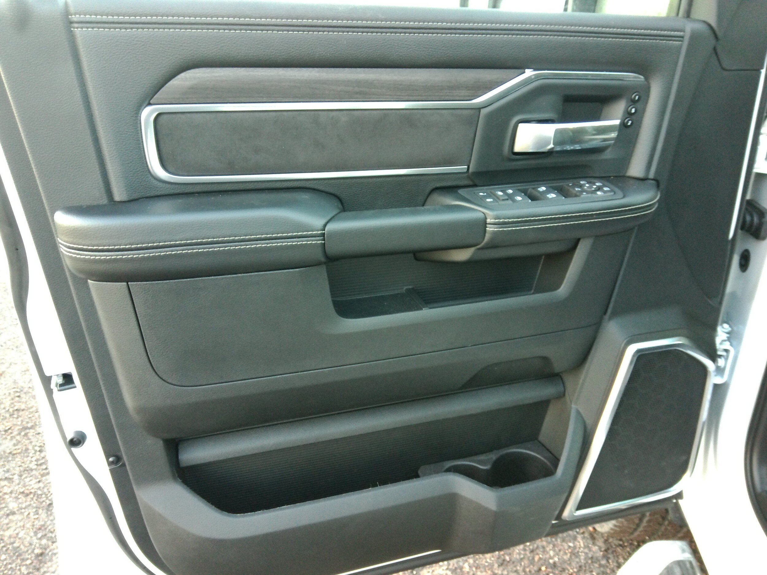 New 2026 RAM 3500 Laramie AWD/4WD image 14