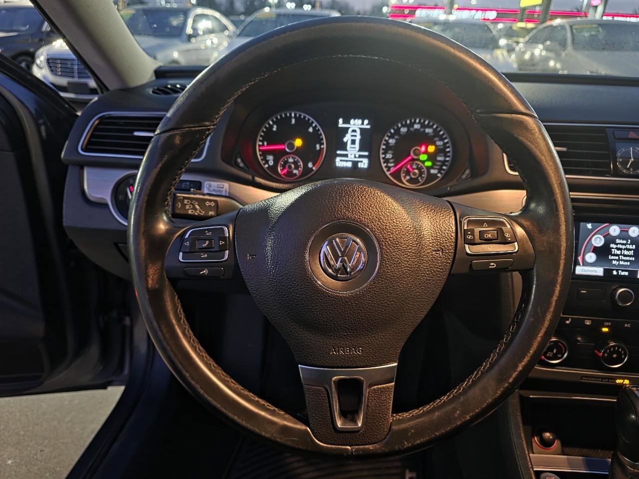 Used 2014 Volkswagen Passat TDI SE FWD image 14