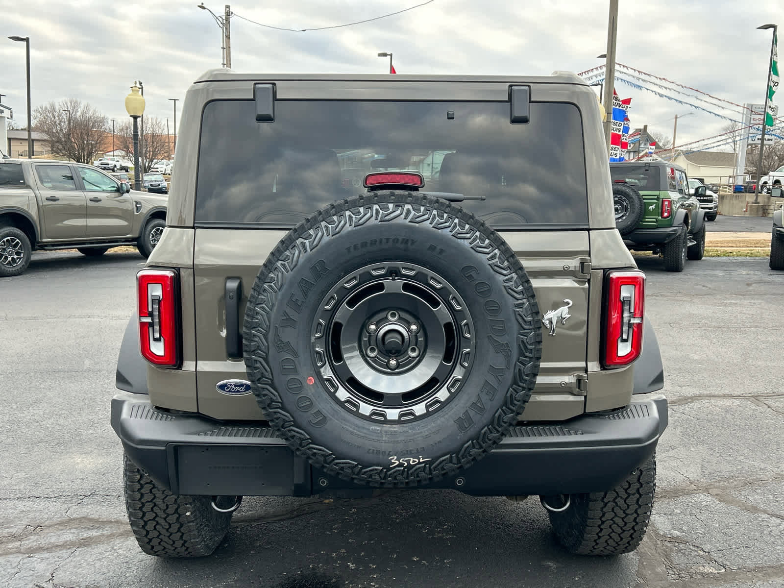 New 2025 Ford Bronco Badlands image 5