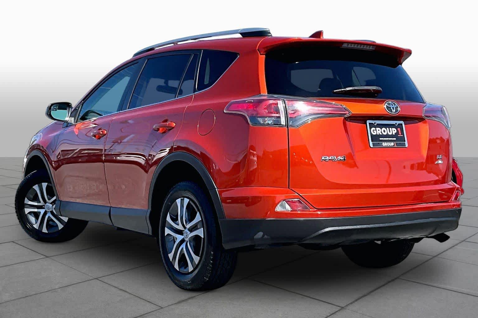 Used 2016 Toyota RAV4 LE AWD/4WD image 12