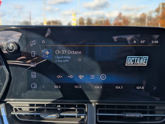 Used 2024 Chevrolet Trax RS w/ Sunroof Package image 22