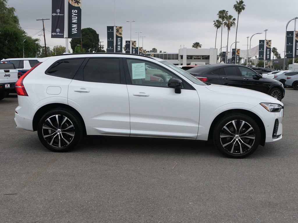 Used 2024 Volvo XC60 B5 Plus image 3