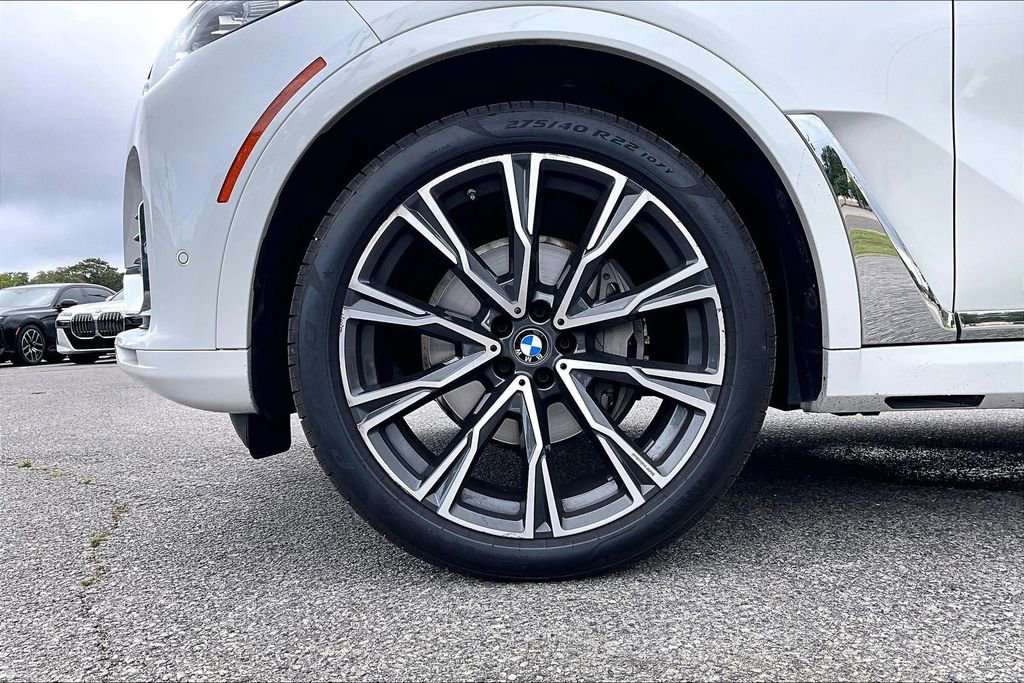 Used 2021 BMW X7 xDrive40i w/ Premium Package AWD/4WD image 34