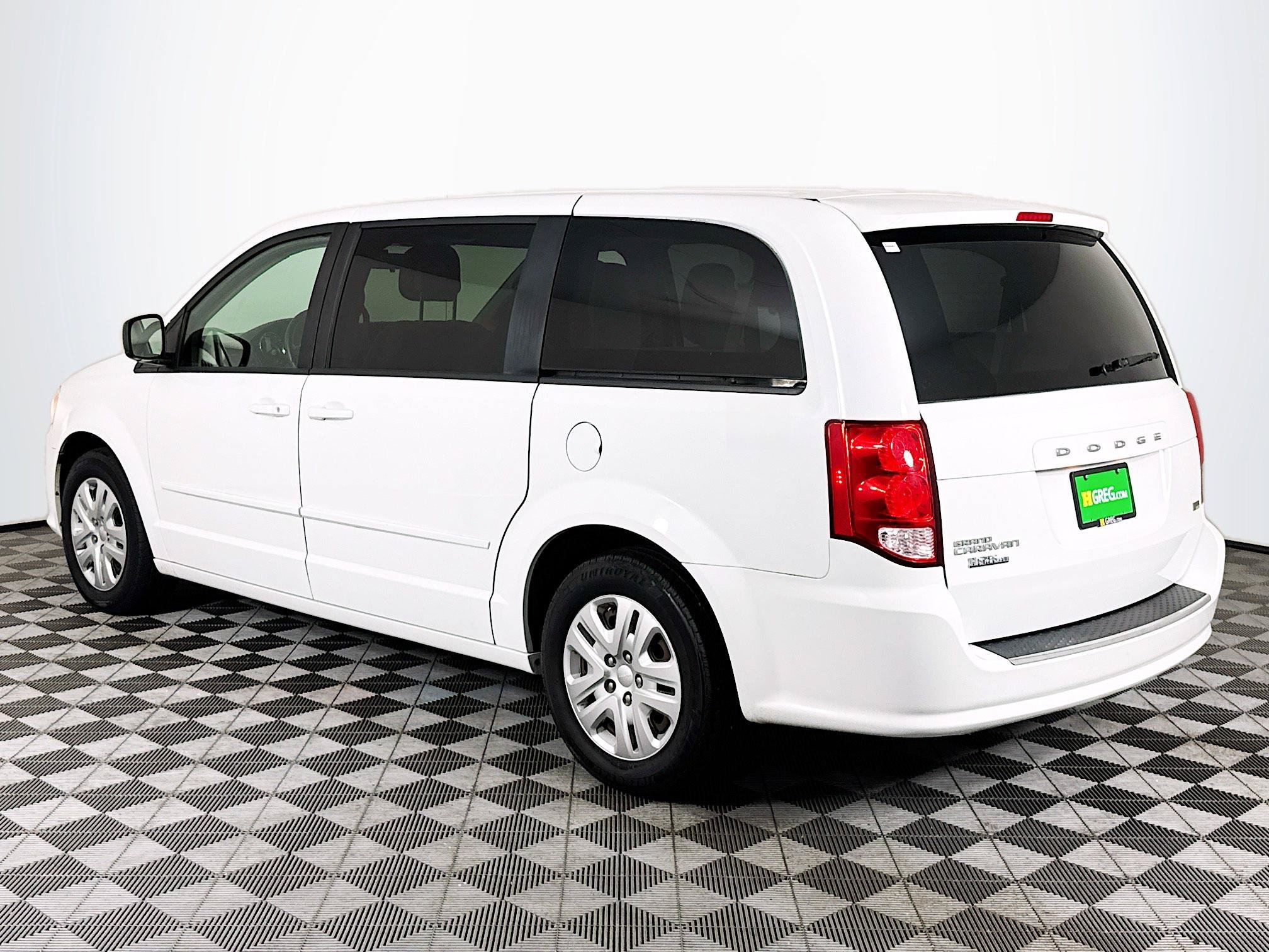 Used 2017 Dodge Grand Caravan SE FWD image 6