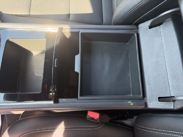Used 2026 Chevrolet Traverse LT FWD image 23