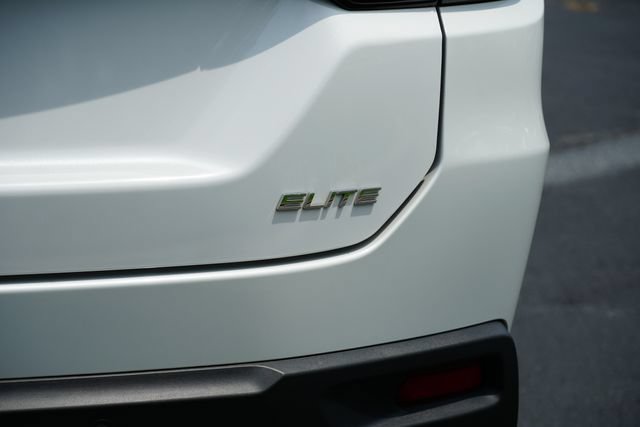 Used 2025 Honda Pilot Elite image 8