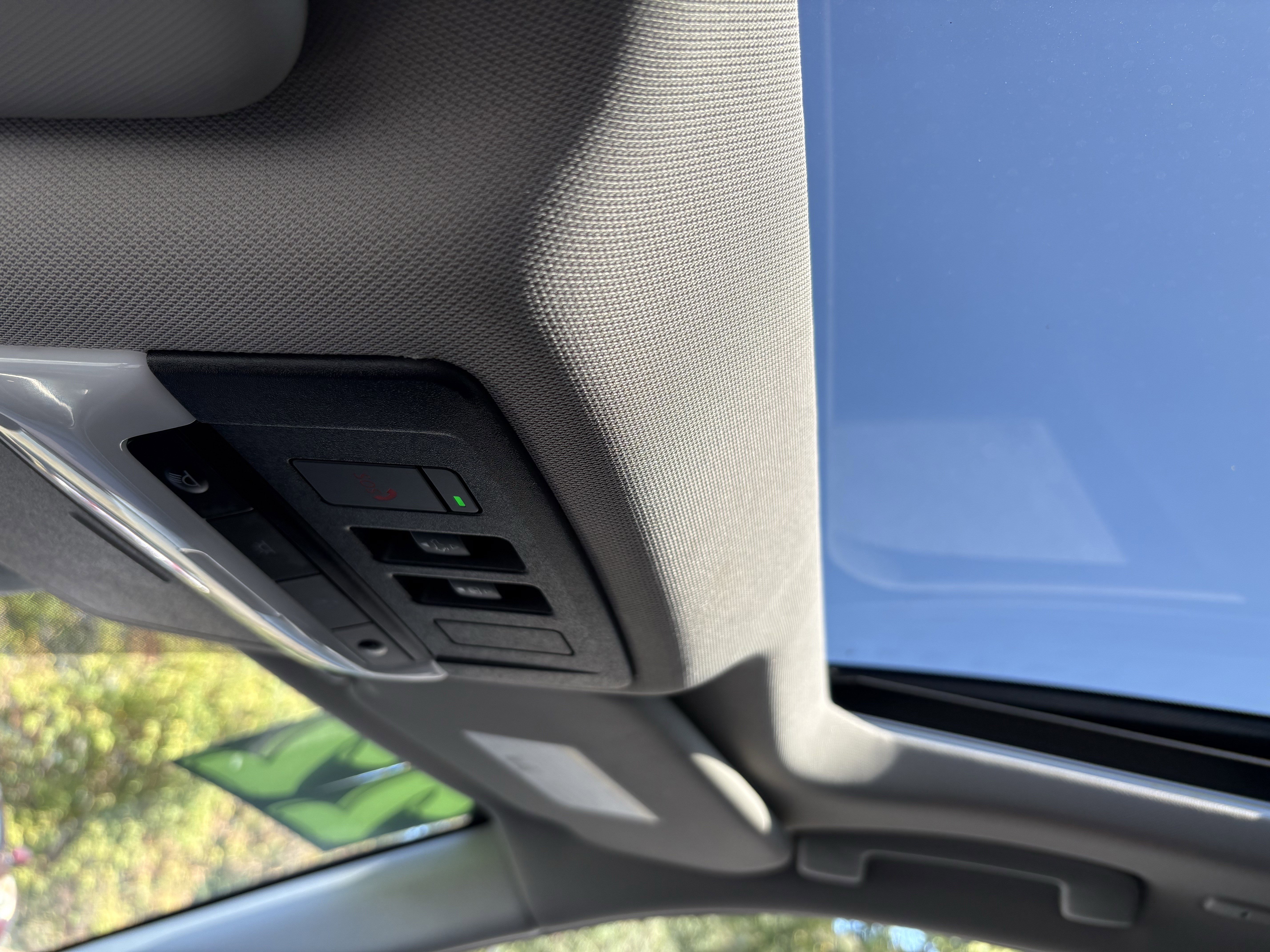 Used 2022 Nissan Rogue SL w/ SL Premium Package image 31