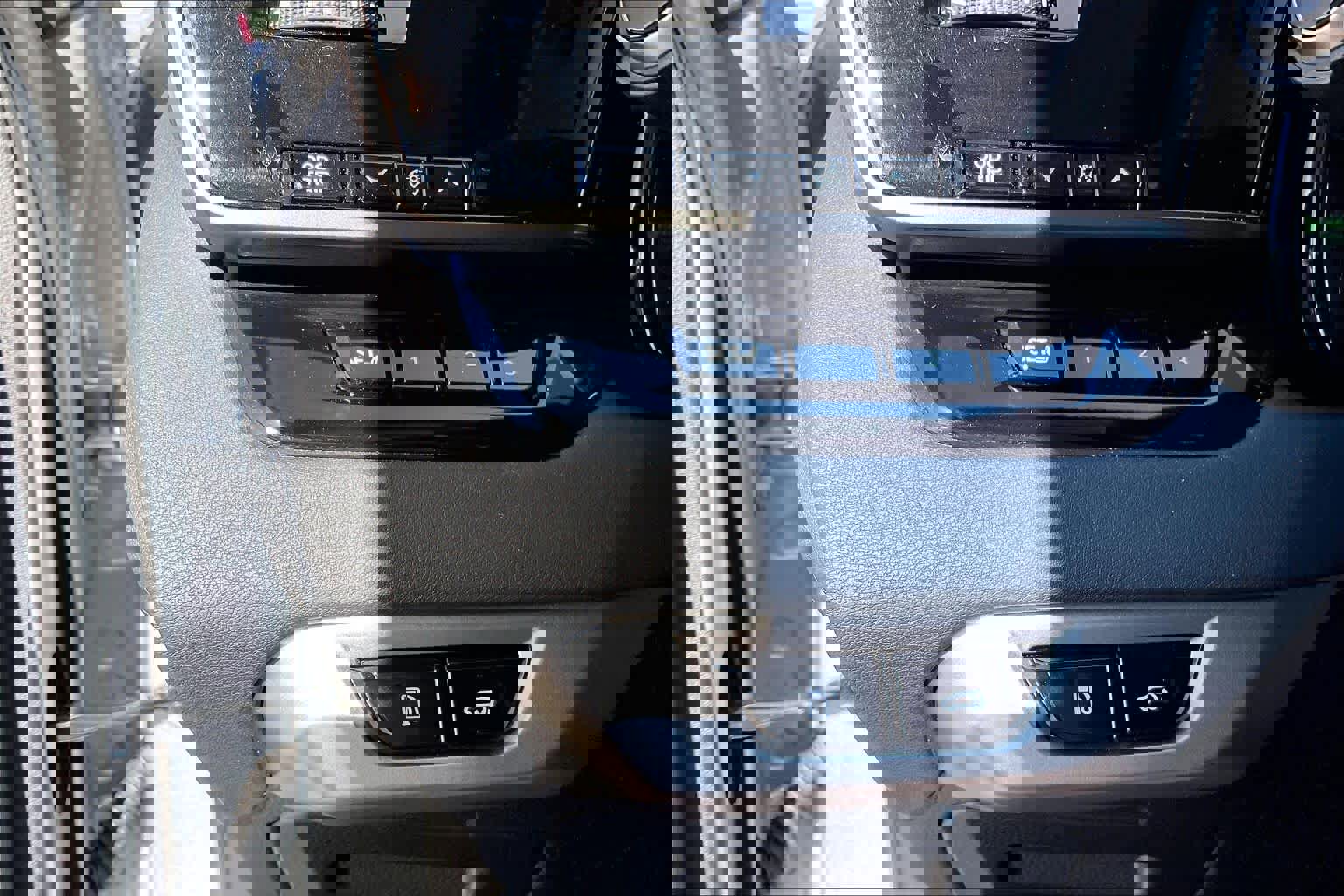 Certified 2025 Lexus RX 450h Luxury w/ Convenience Package image 65