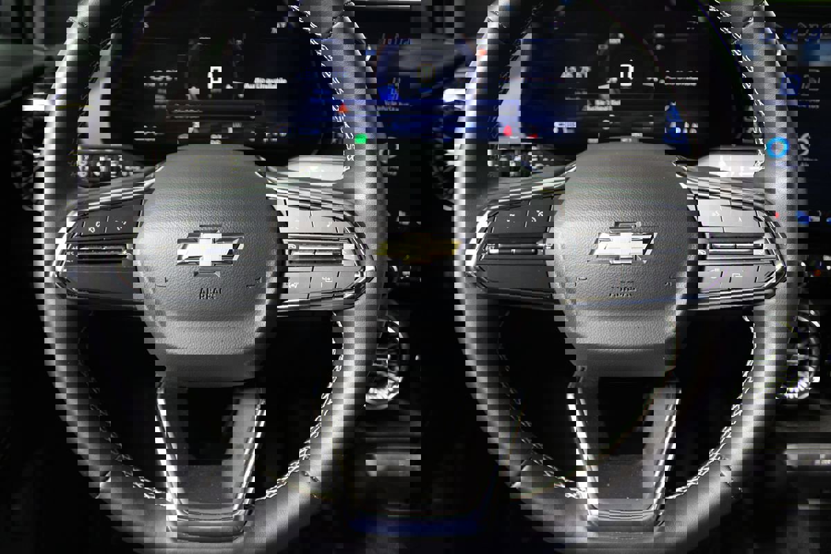 Used 2024 Chevrolet Blazer EV LT image 12