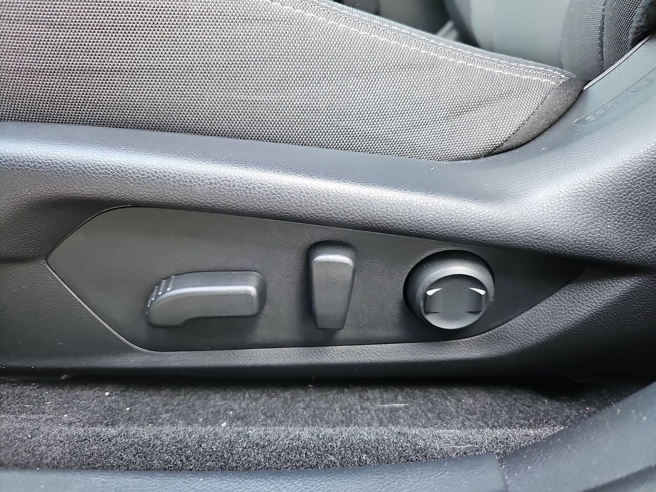 Certified 2026 Subaru Crosstrek 2.0i Premium image 33