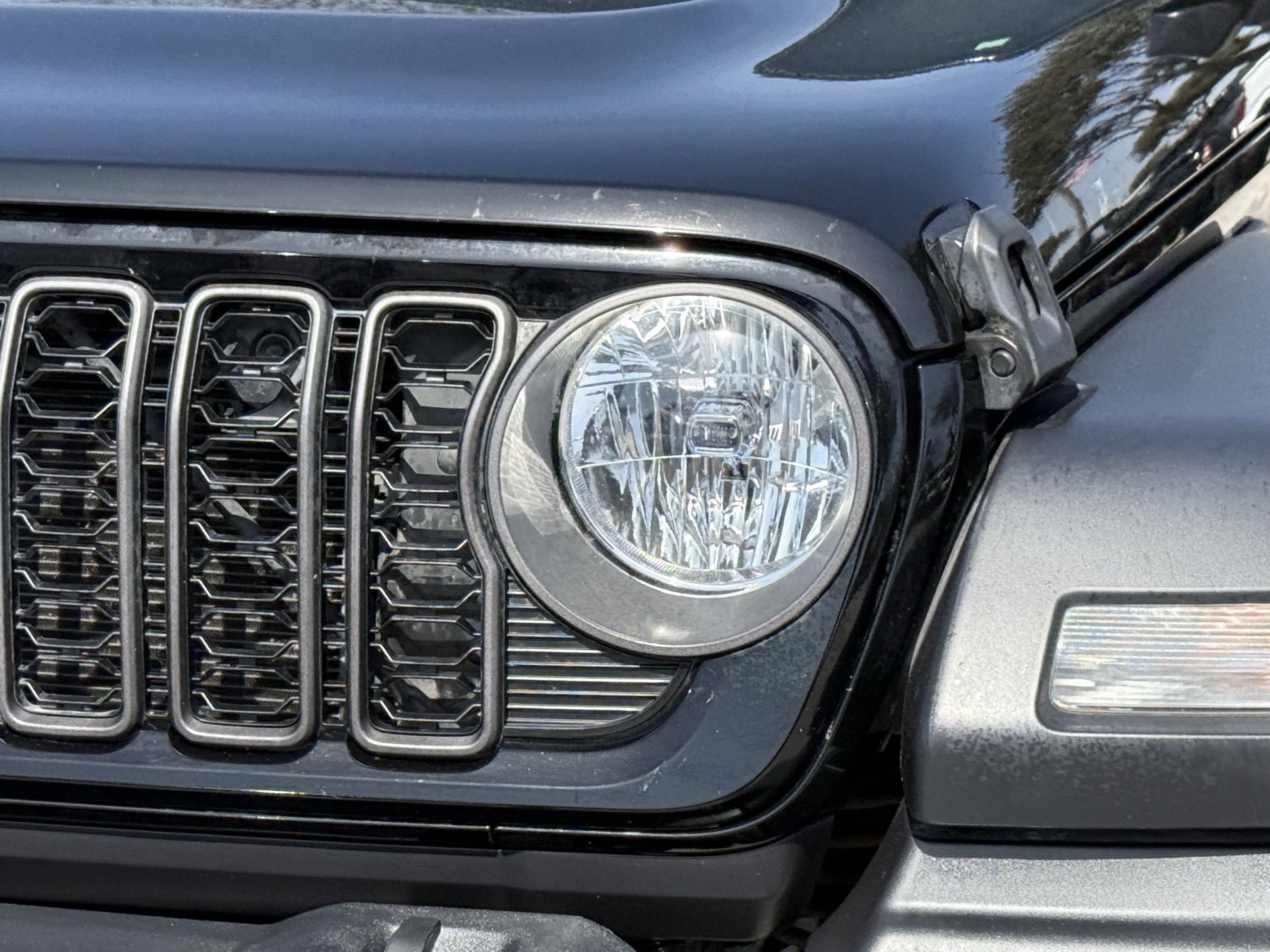 Used 2024 Jeep Wrangler Sport S image 11