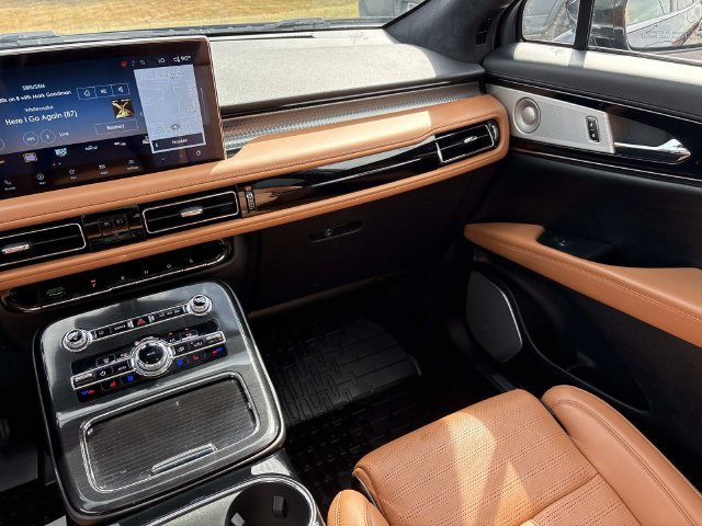 Certified 2023 Lincoln Nautilus Black Label w/ Class II Trailer Tow Package AWD/4WD image 15
