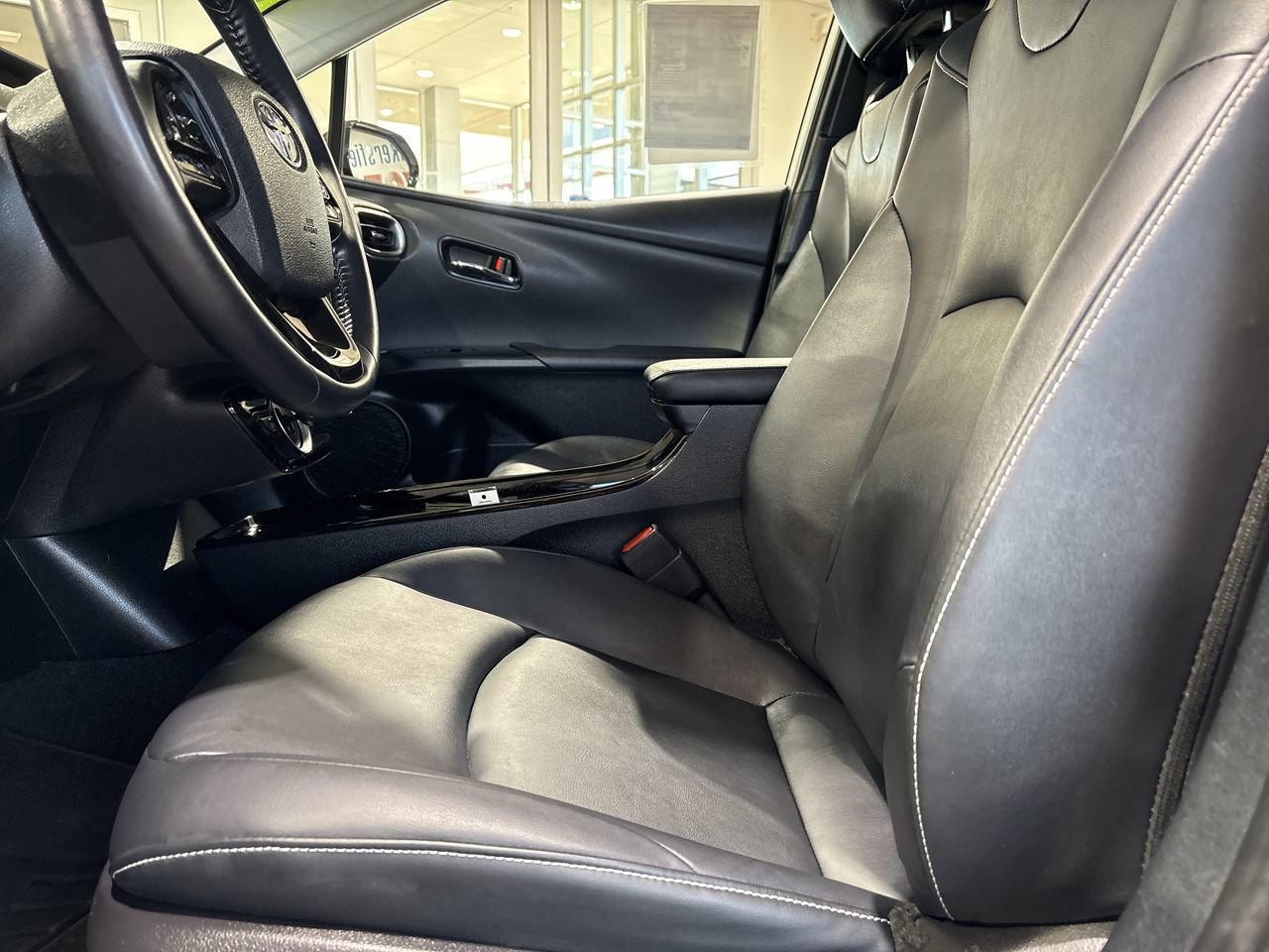Certified 2020 Toyota Prius Prime Limited FWD image 11