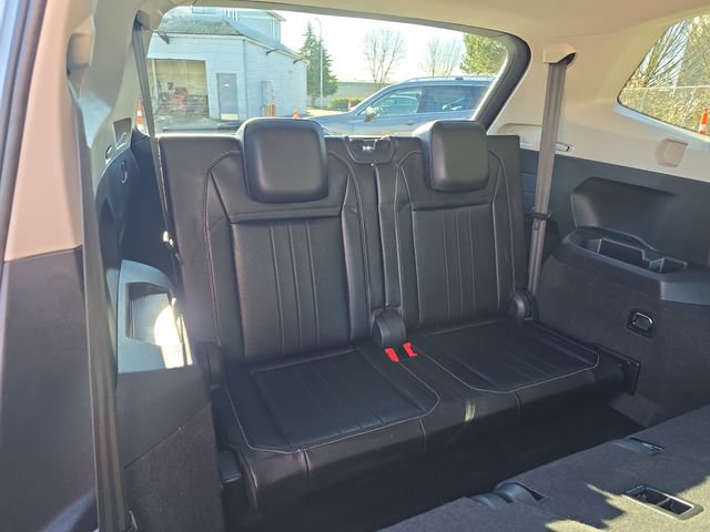 Used 2024 Volkswagen Tiguan SE image 12