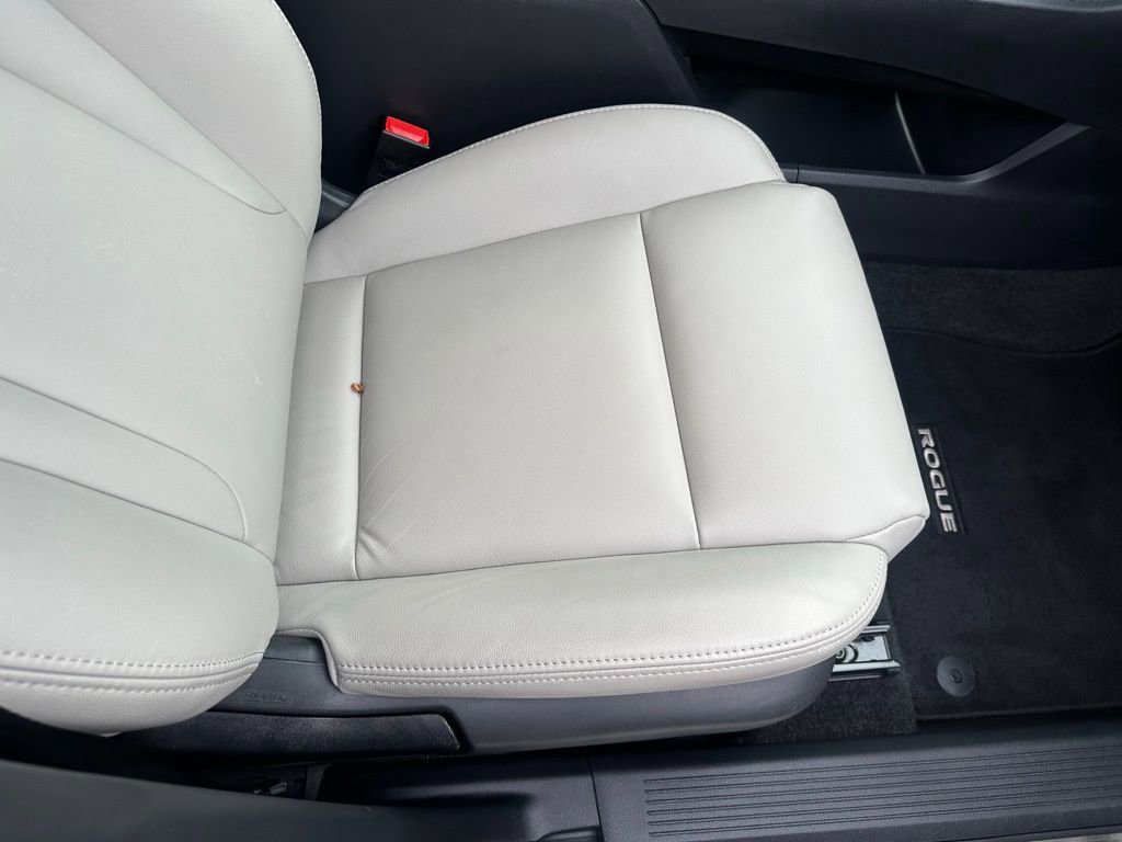 Used 2023 Nissan Rogue SV image 17