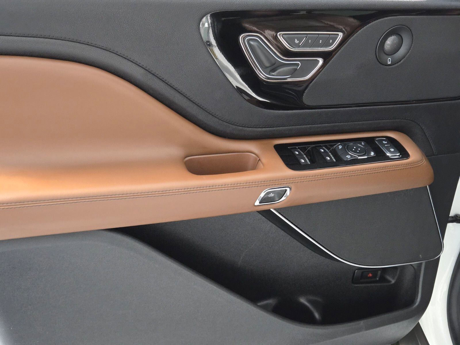 Used 2023 Lincoln Aviator Reserve w/ Equipment Group 201A image 22