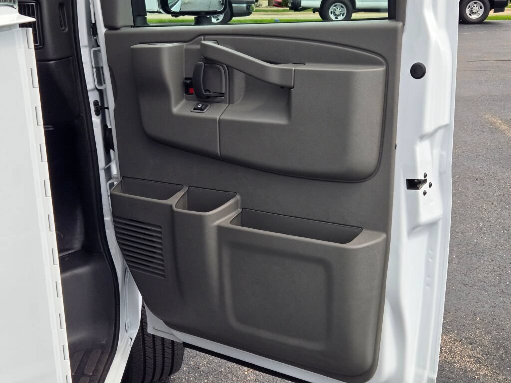 New 2026 Chevrolet Express 3500 w/ Power Convenience Package RWD image 5
