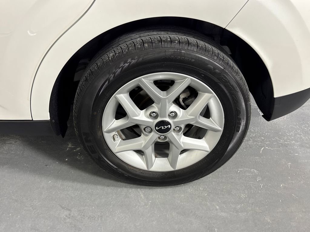 Certified 2024 Kia Soul S image 33